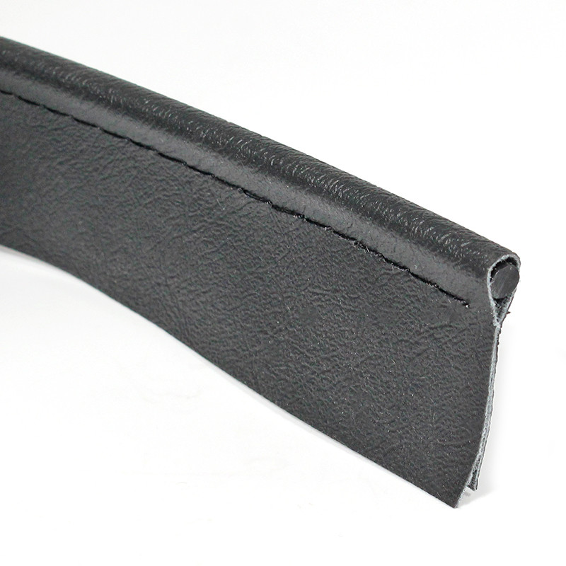 Wing piping - Grained black leathercloth, 8mm bead, 32mm flange